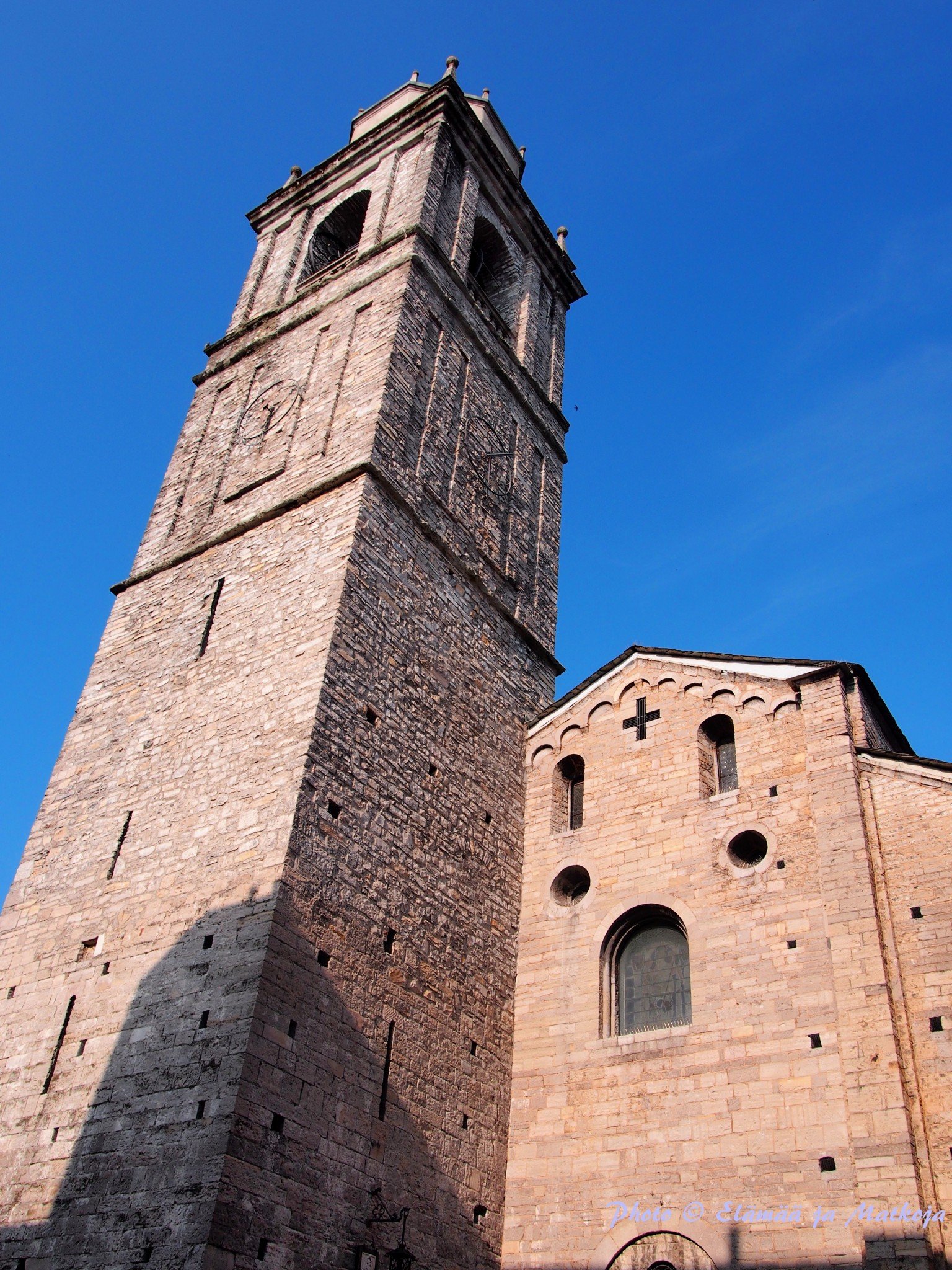 Basilica di San Giacomo, Bellagio Photo © Elämää ja Matkoja